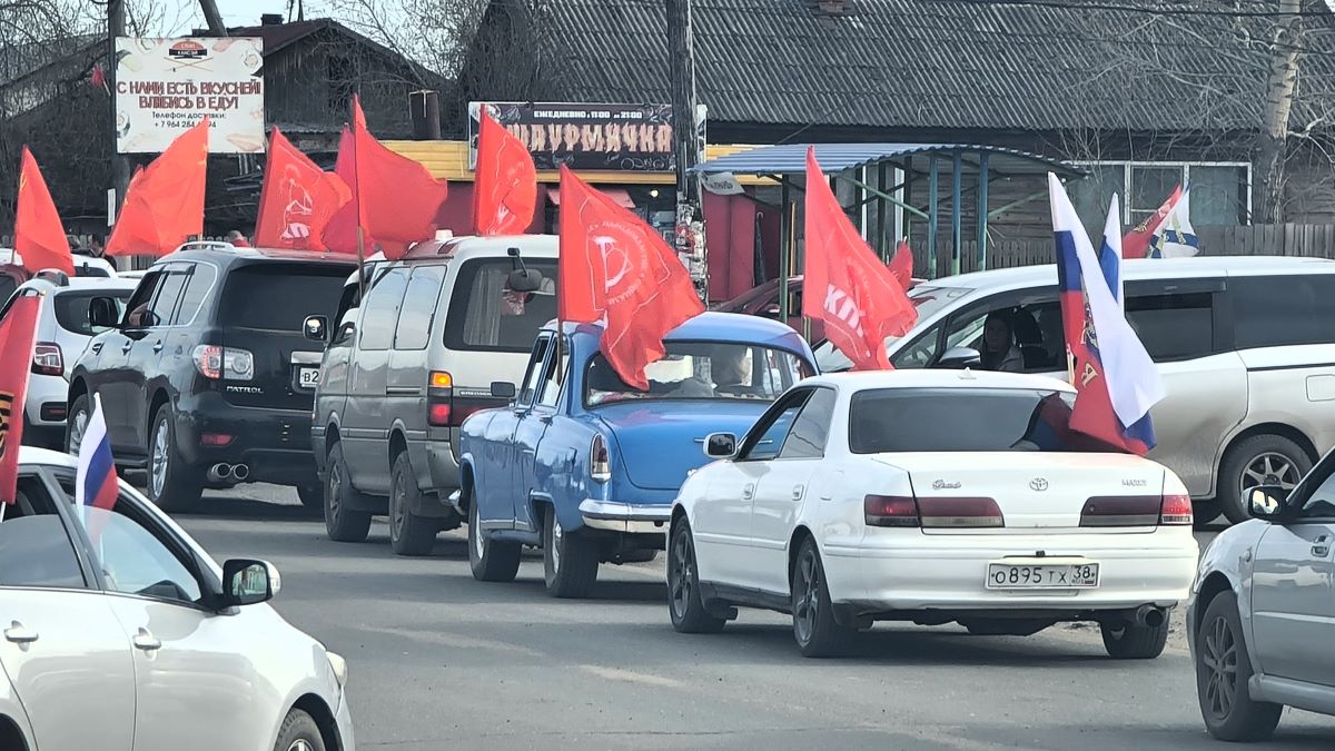 Под небом Победы